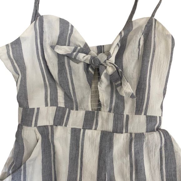 Sky and Sparrow blue and white striped romper Size XS - Picture 3 of 6
